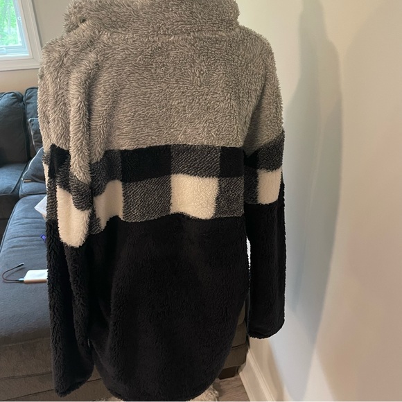 💥LAST CHANCE💥NWT Maurice’s Sherpa sweater - Picture 2 of 8